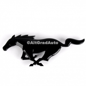 Emblema grila radiator Mustang model negru Ford Mustang (2015-2018) 2.3 EcoBoost 314 HP oe 1901933