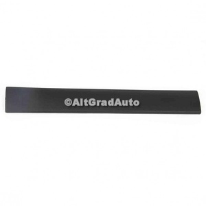 Ornament lateral stanga plansa bord Ford Focus (1998-2004) 1.4 16V 75 HP oe 1122378