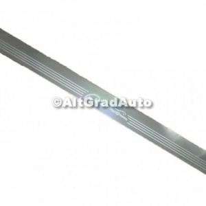 Ornament prag fata cu logo Puma Ford Puma (1997-2003) 1.4 16V 90 HP oe 1100346