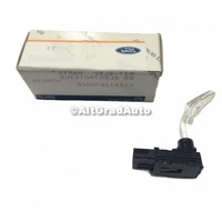 Lentila lumina ambientala inferioara usa fata stanga Ford Fiesta MK7 facelift 1.0